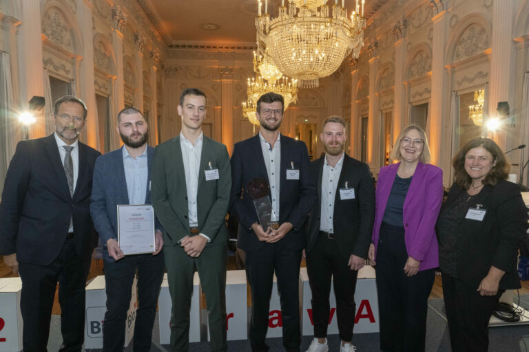 m4-Award für vier FAU-Werkstoffwissenschaftler